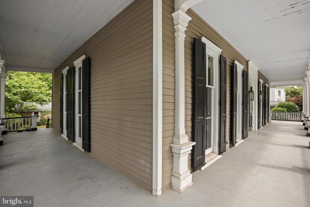 12 MURRAY PLACE