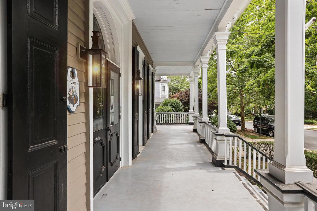 12 MURRAY PLACE