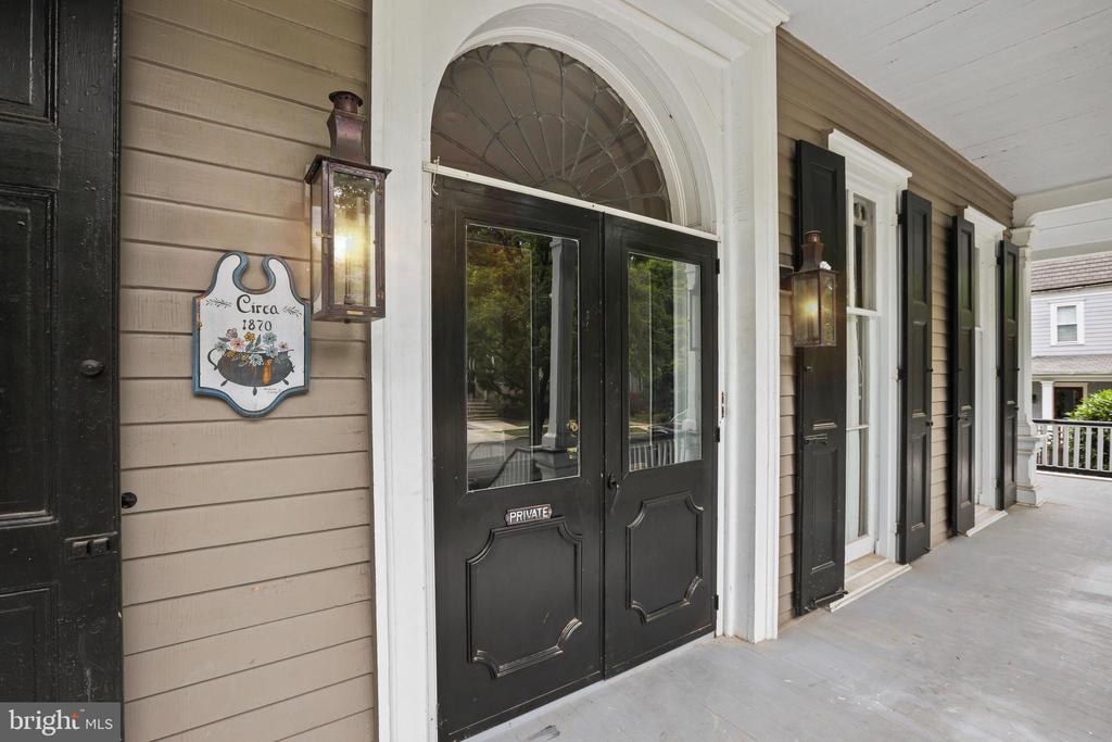 12 MURRAY PLACE