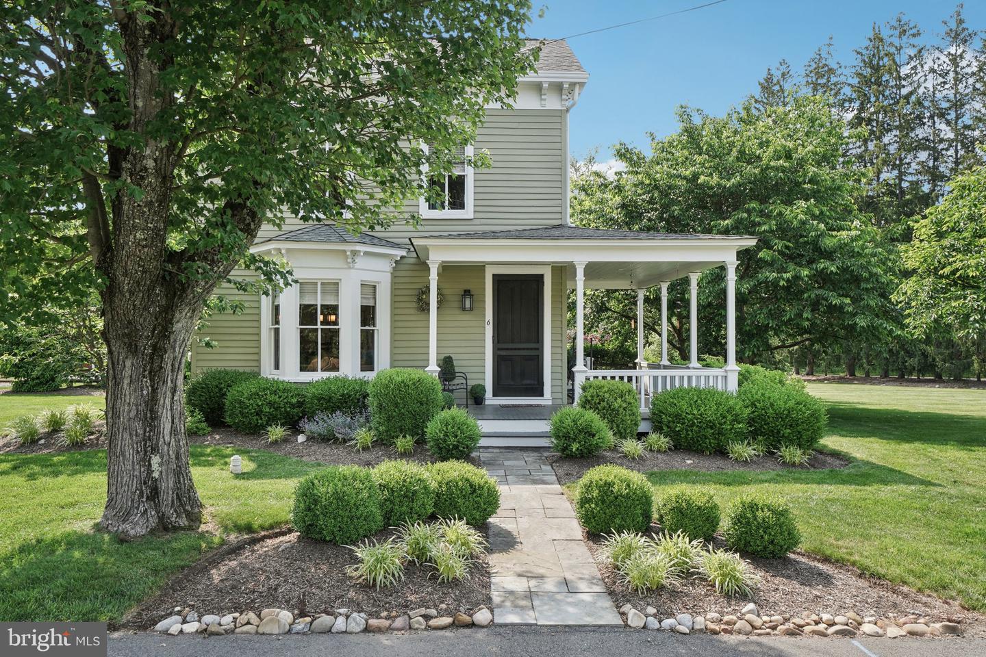 6 Greenwood Ave