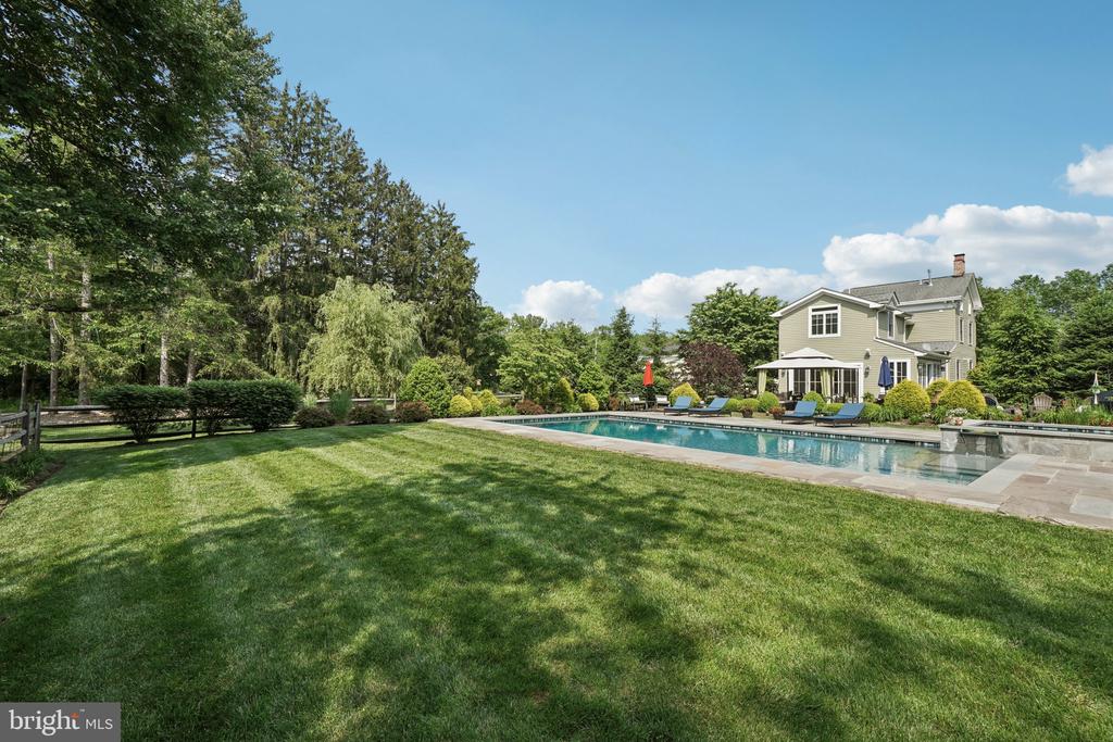 6 Greenwood Ave