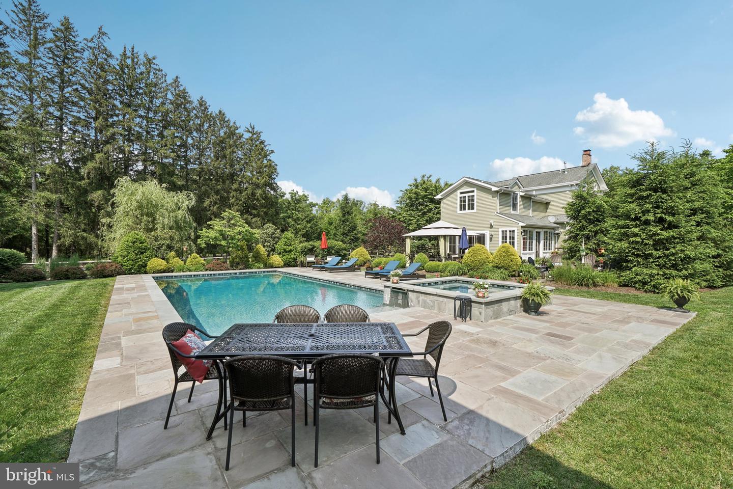 6 Greenwood Ave