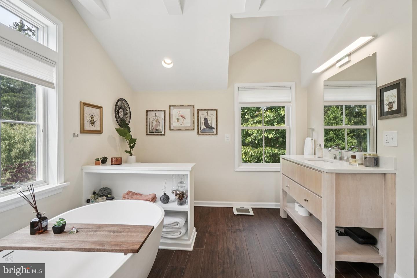 6 Greenwood Ave