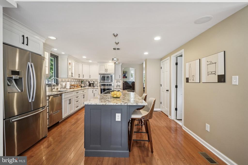 6 Greenwood Ave