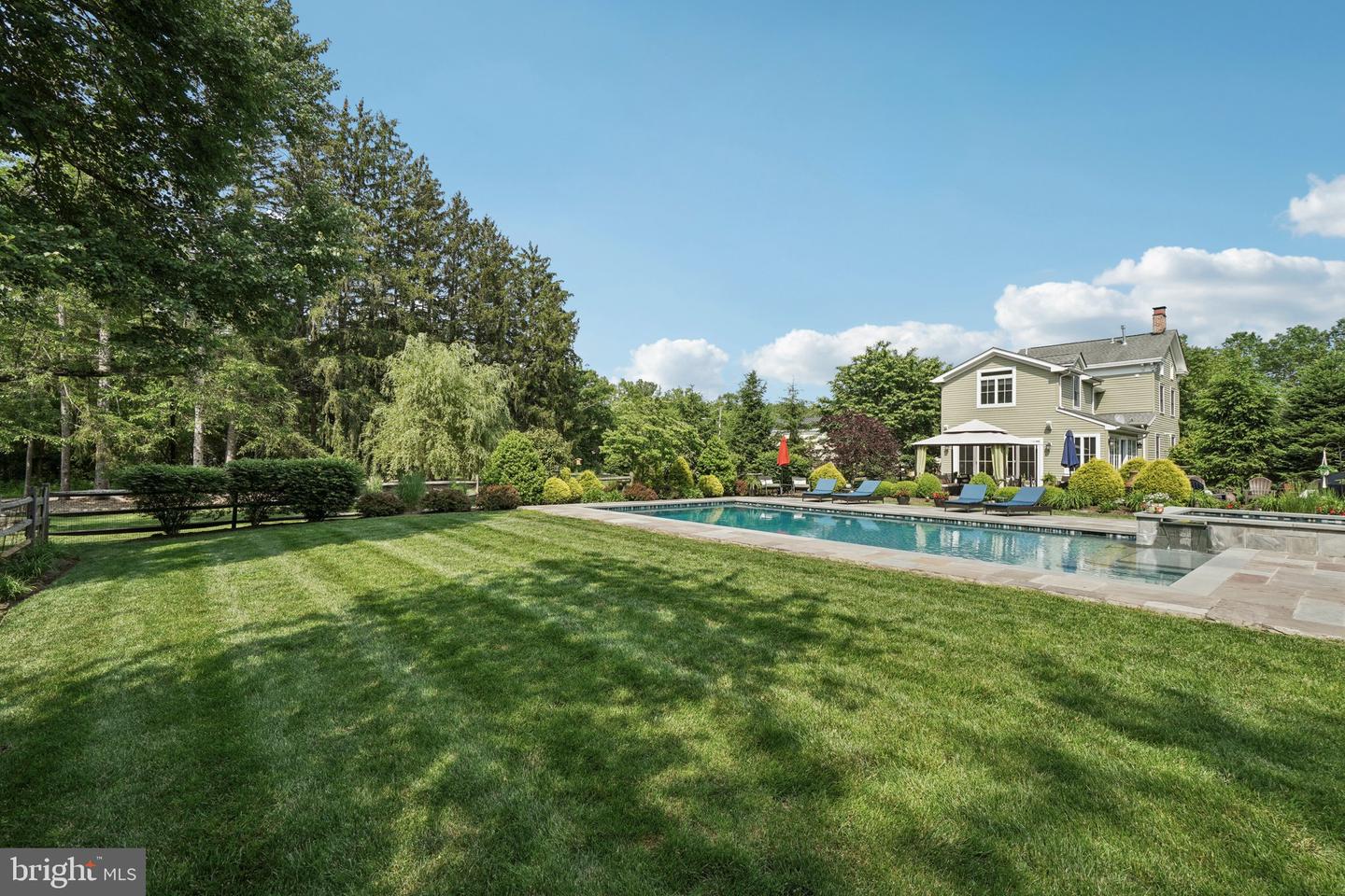 6 Greenwood Ave