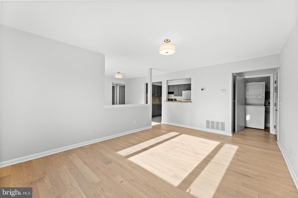 3226 SAYRE DRIVE