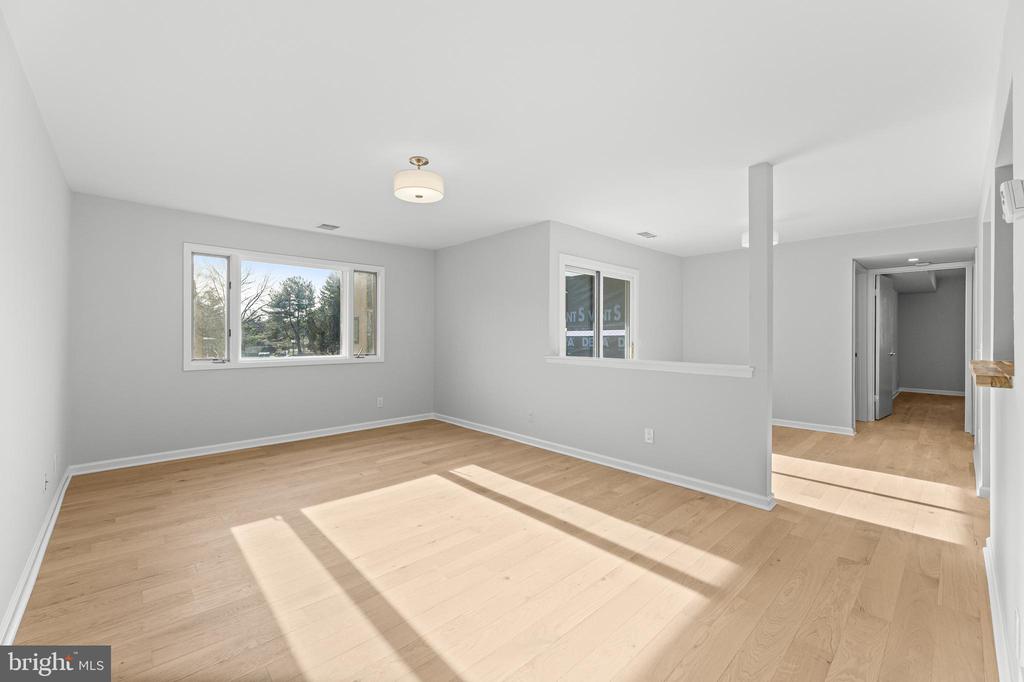 3226 SAYRE DRIVE