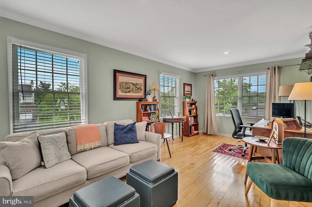6 BANYAN RD