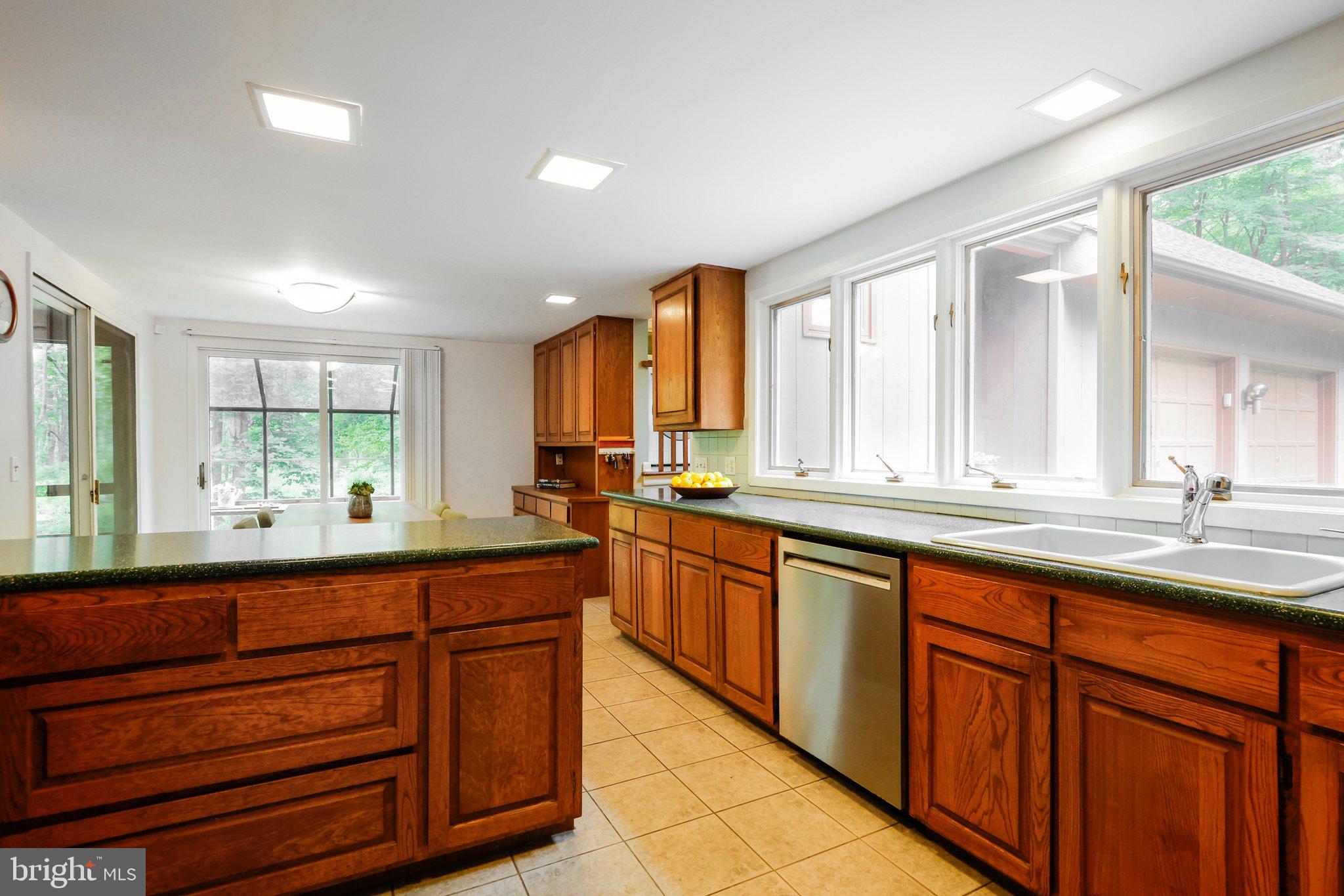 42 PIN OAK ROAD