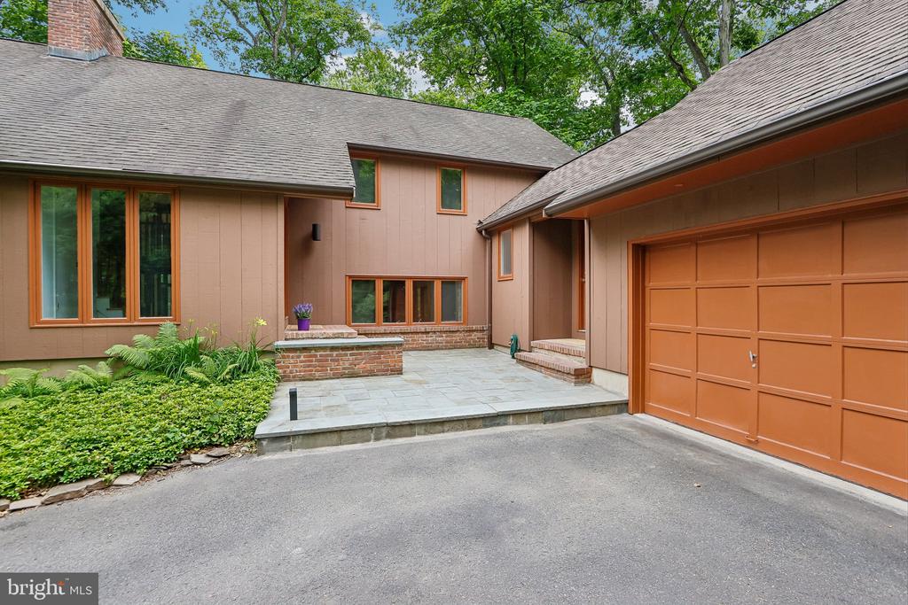 42 PIN OAK ROAD