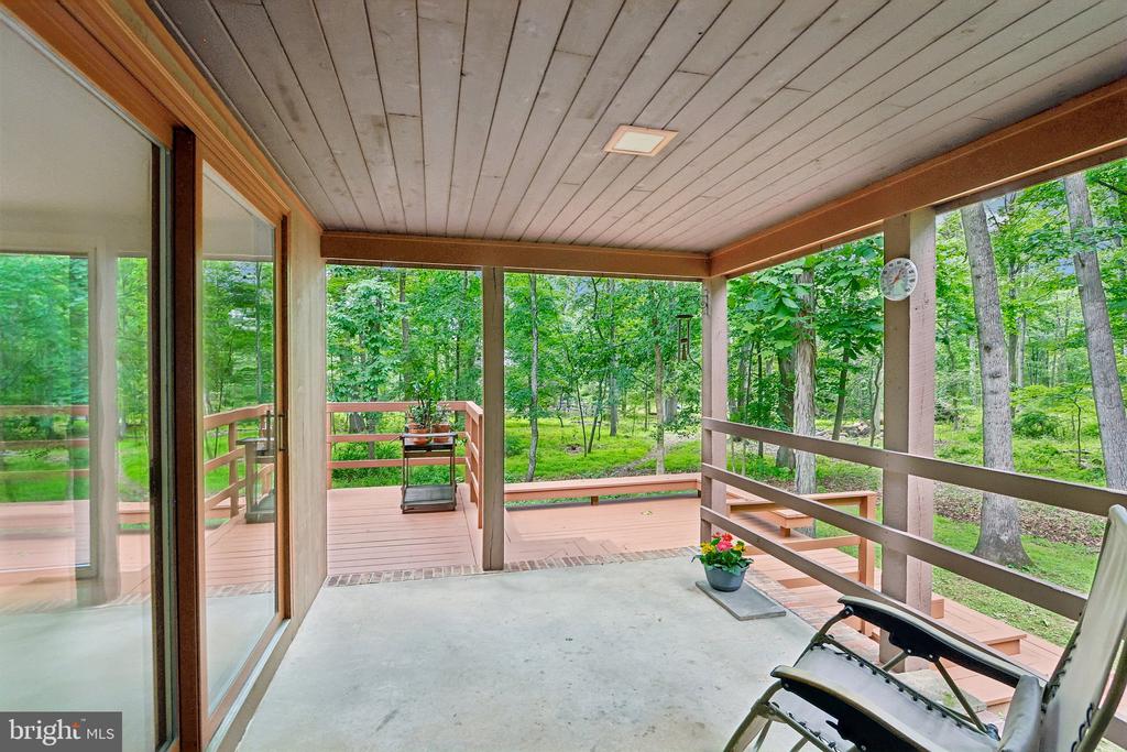 42 PIN OAK ROAD