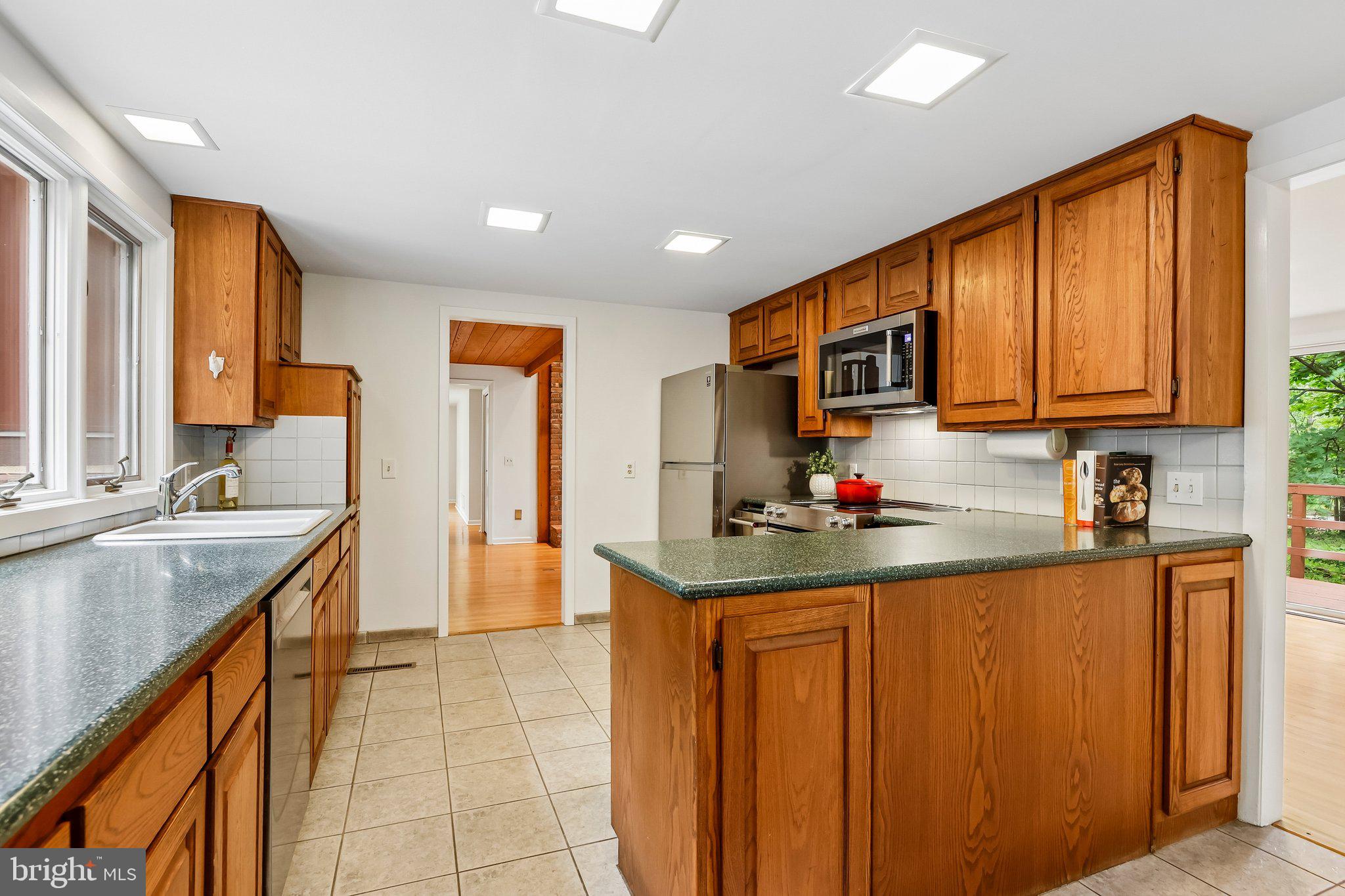 42 PIN OAK ROAD