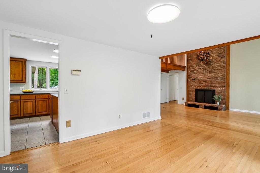 42 PIN OAK ROAD