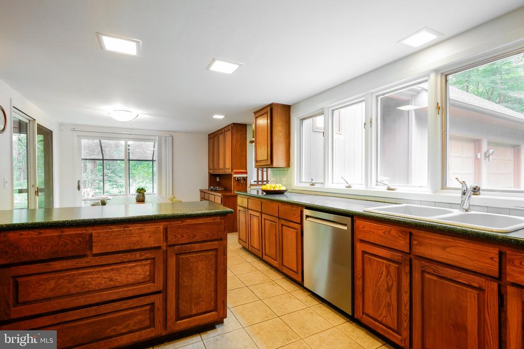 42 PIN OAK ROAD