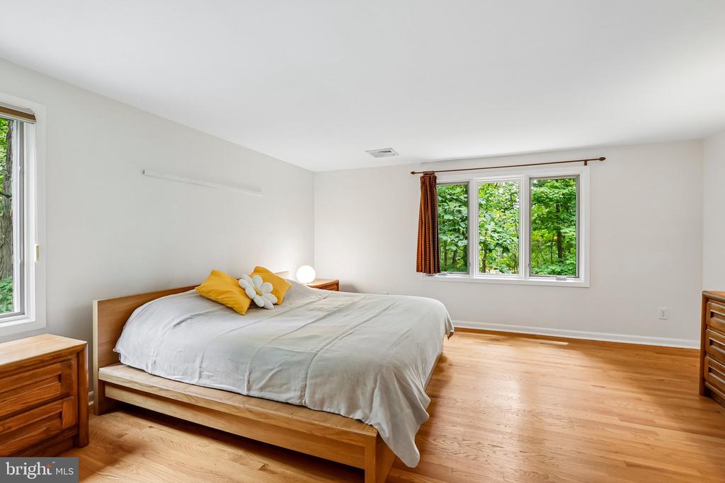 42 PIN OAK ROAD