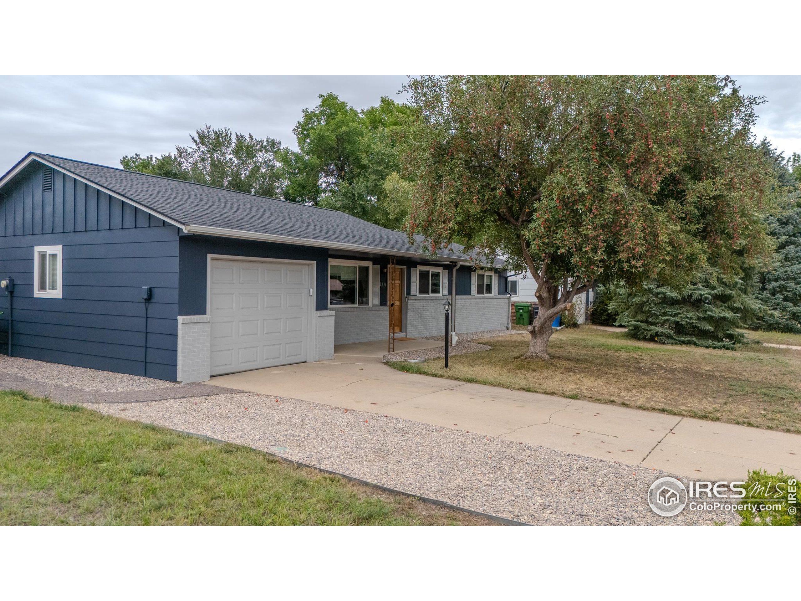2436 Poplar Dr