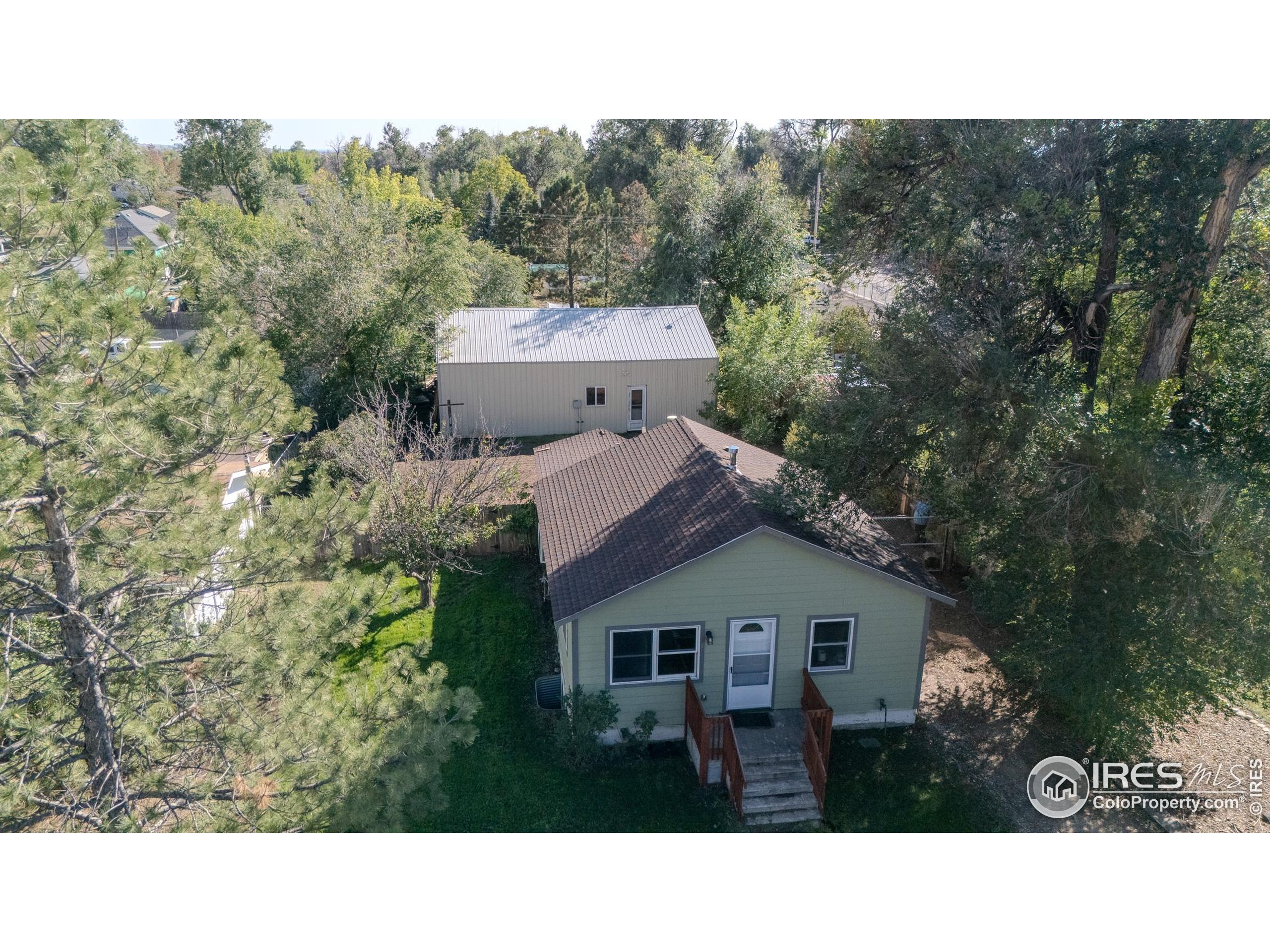 3805 Roosevelt Ave