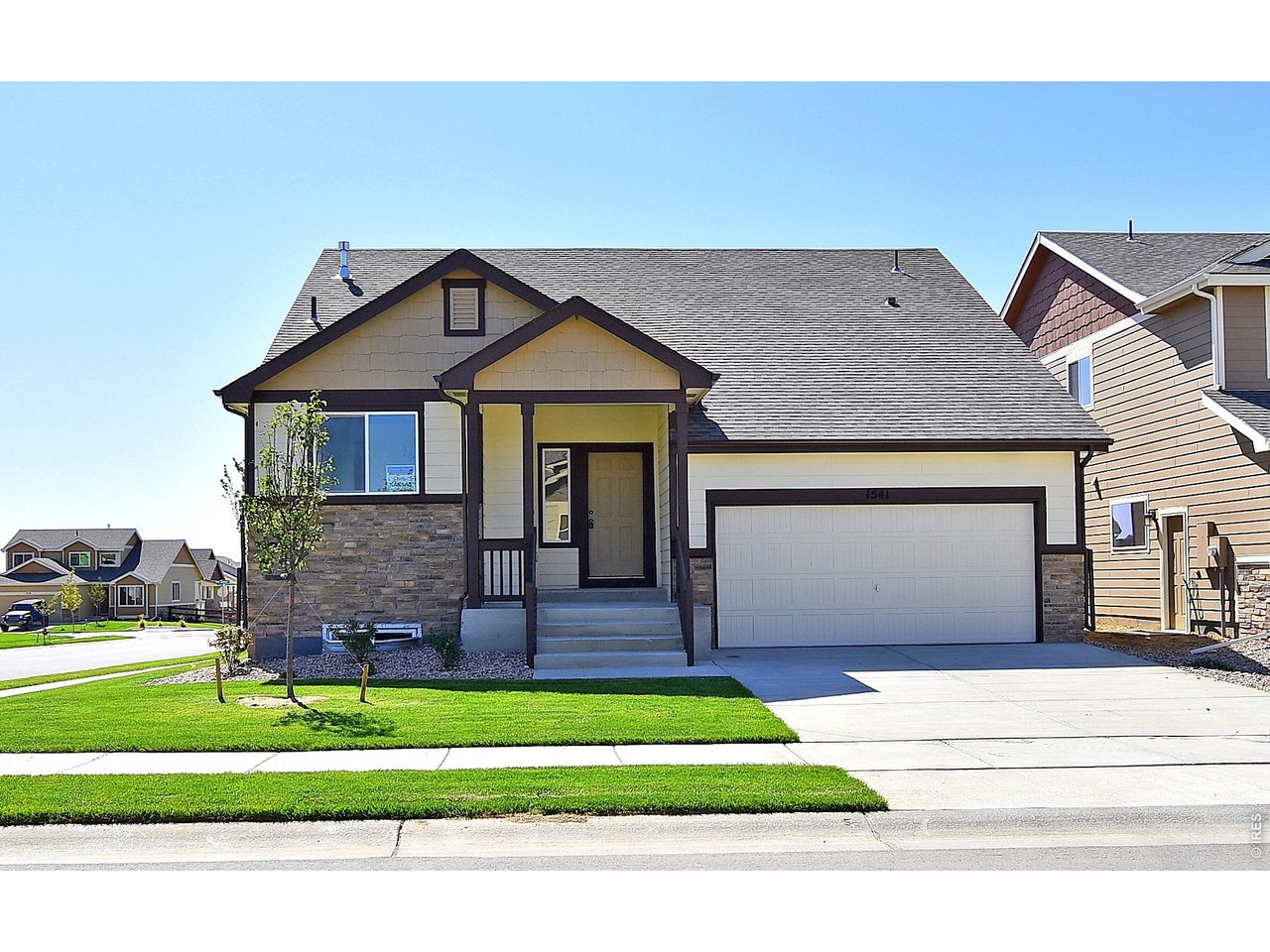 2400 Juno Ln