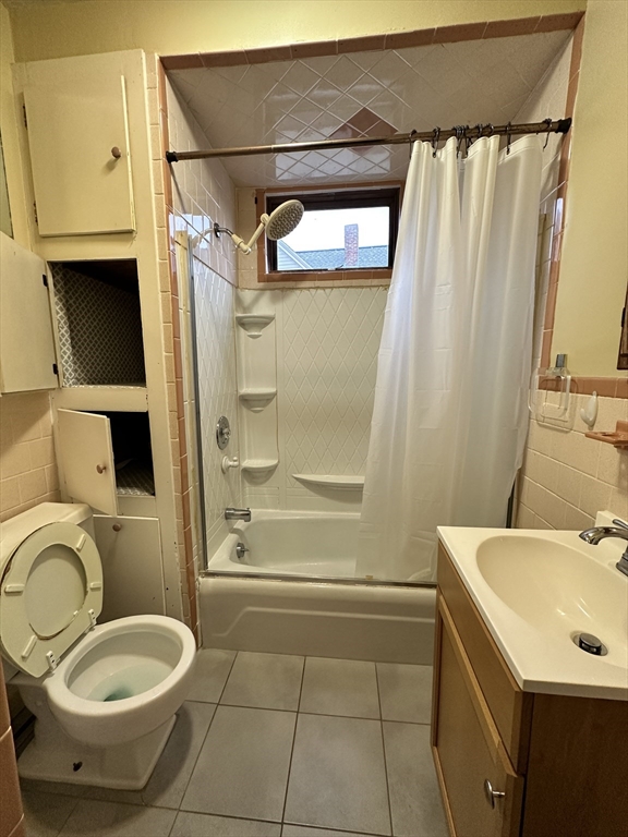52 Harrison Ave # 2