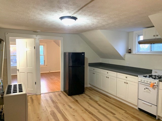 52 Harrison Ave # 3