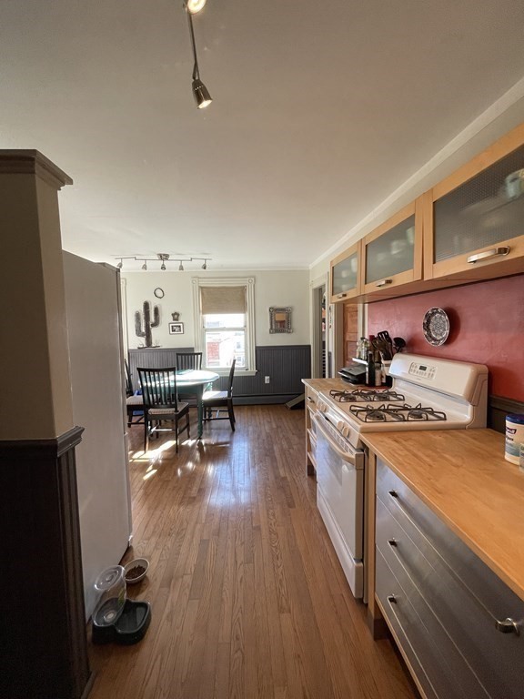 90 Congress St # 4R