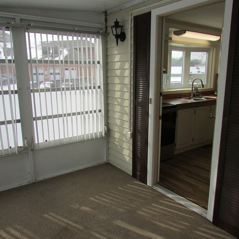 16 Nob Hill Road