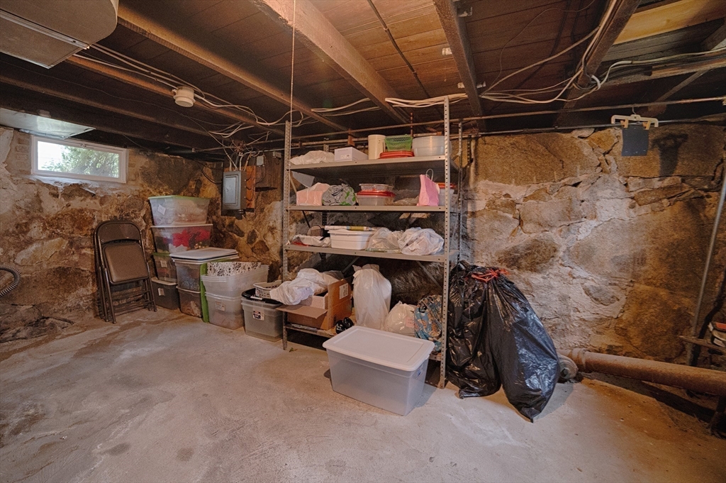 43 Phillips St