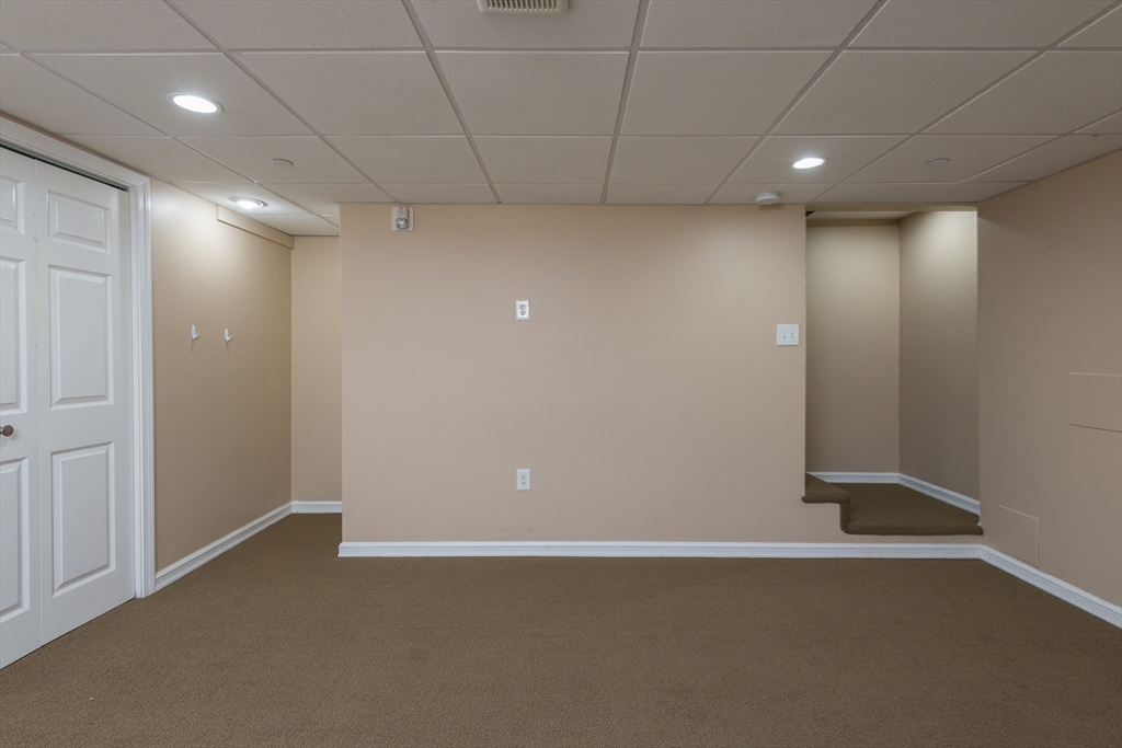 3 Boxberry Ln # 3