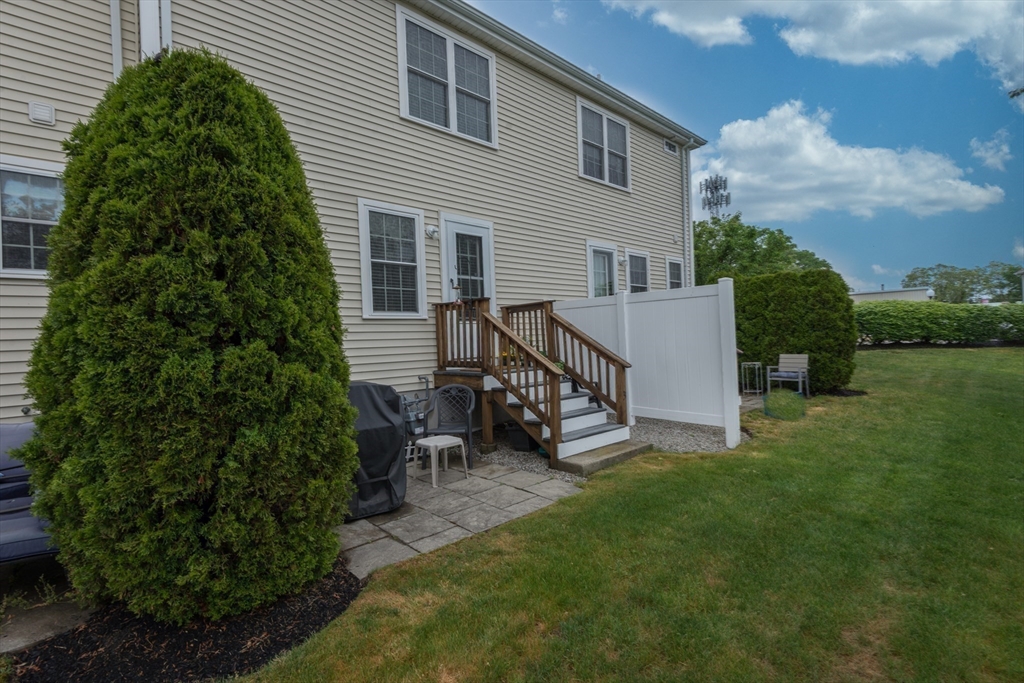 3 Boxberry Ln # 3