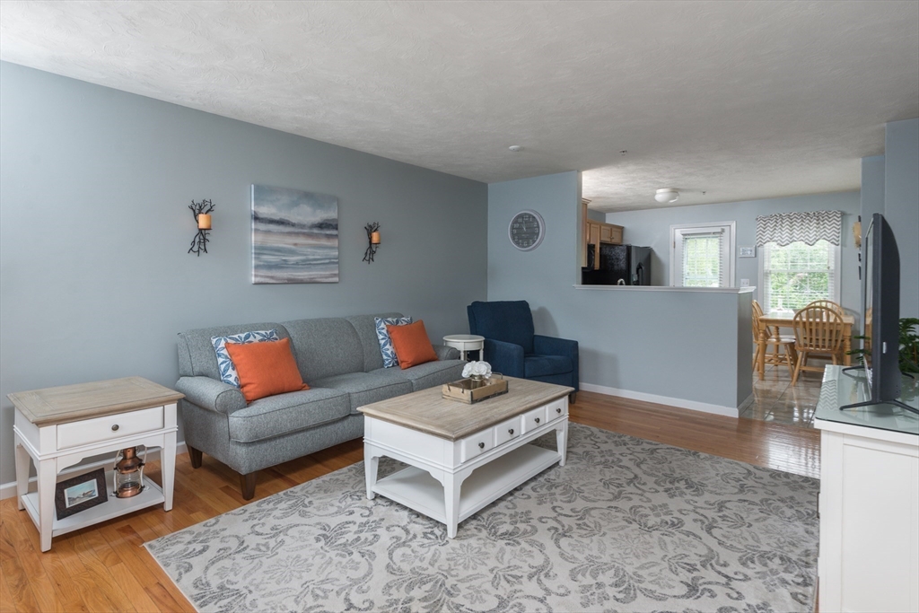 3 Boxberry Ln # 3