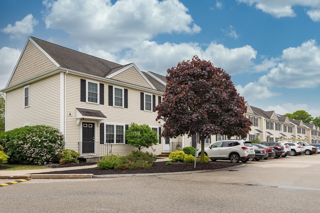 3 Boxberry Ln # 3