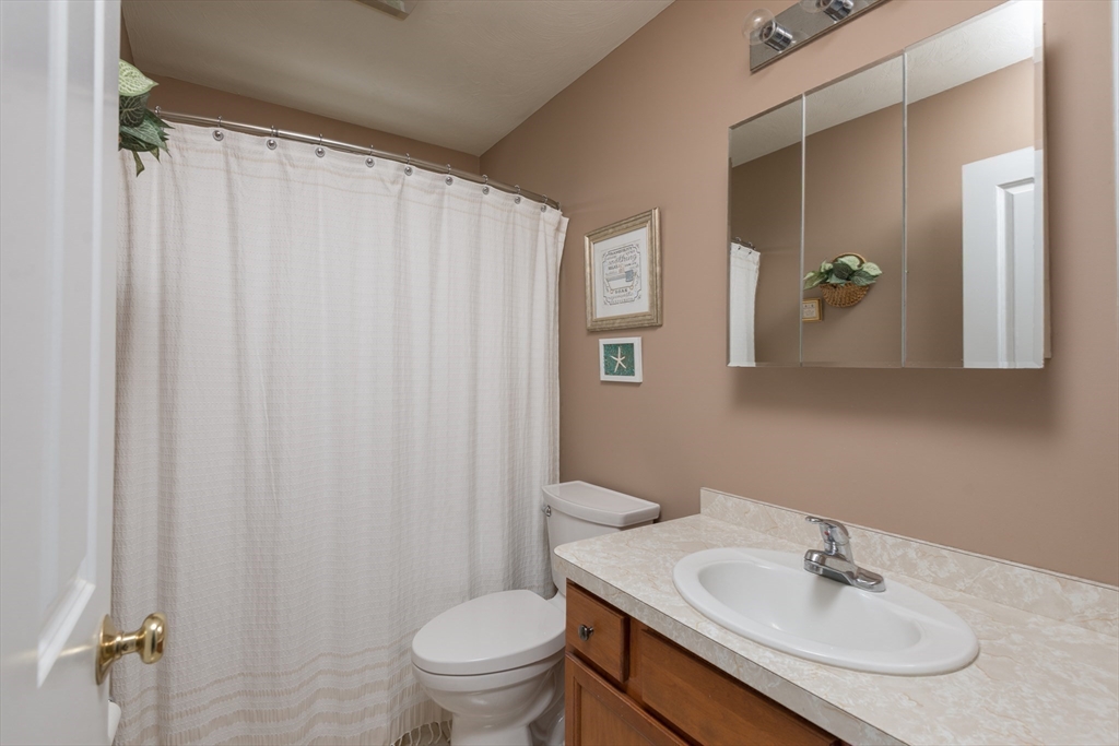 3 Boxberry Ln # 3