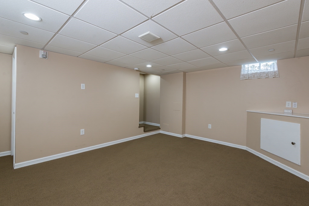 3 Boxberry Ln # 3