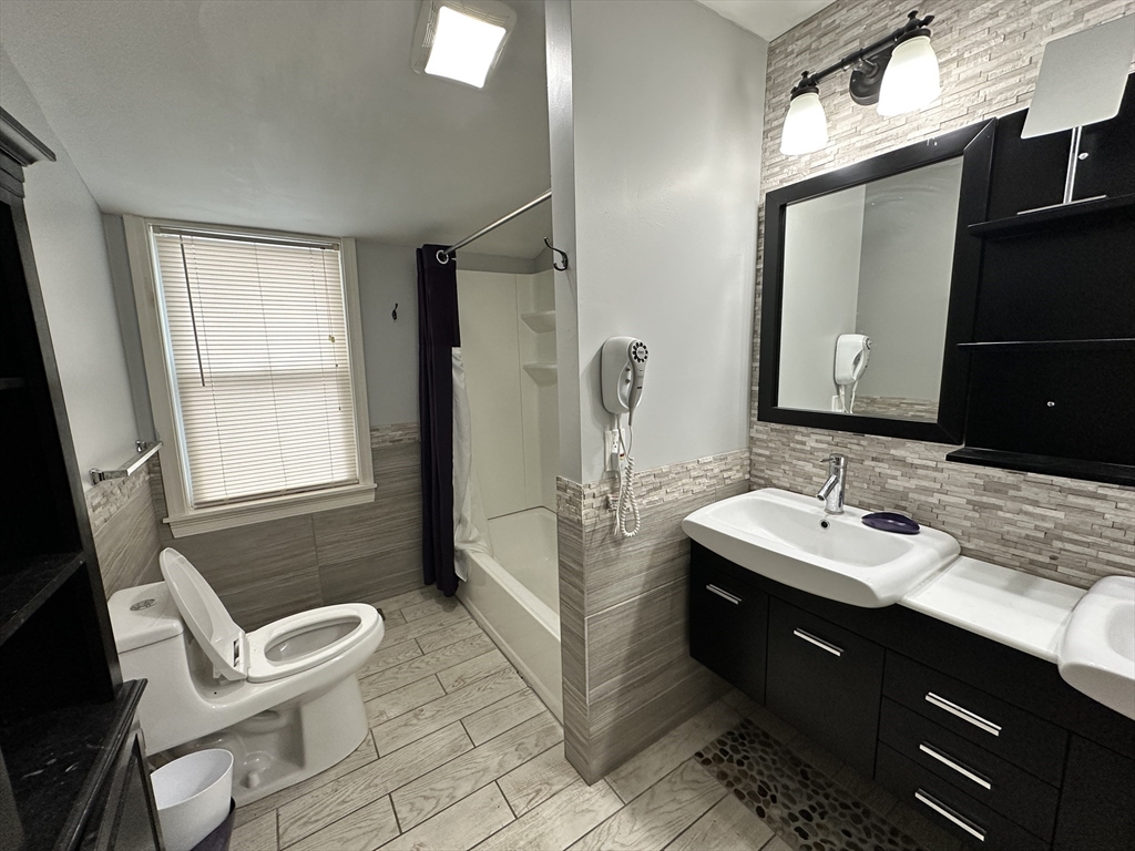 23 Tremont St # 23