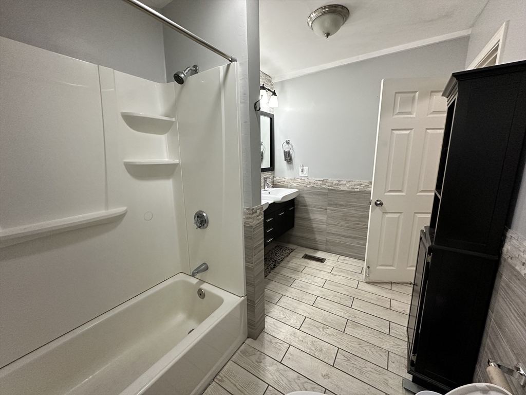 23 Tremont St # 23