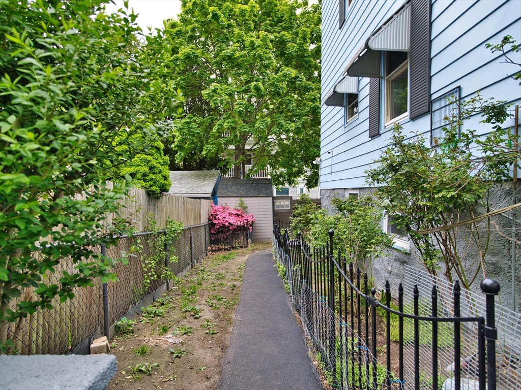 204 Hood St