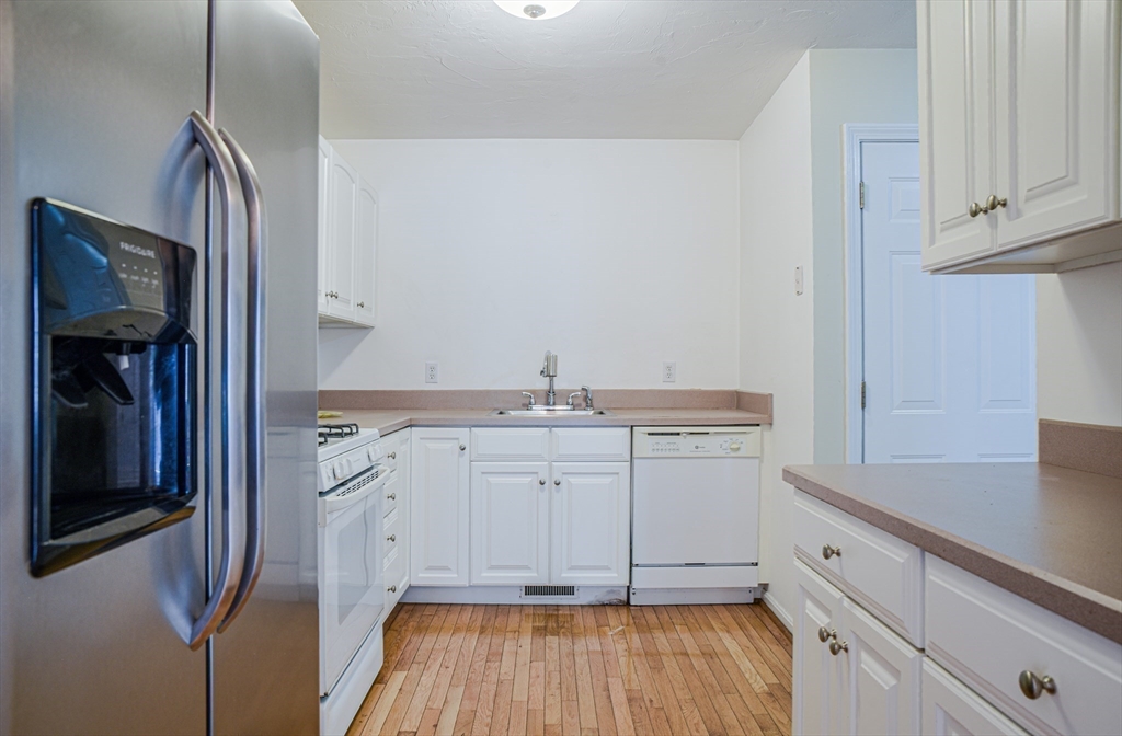 715 Thayer St # 715