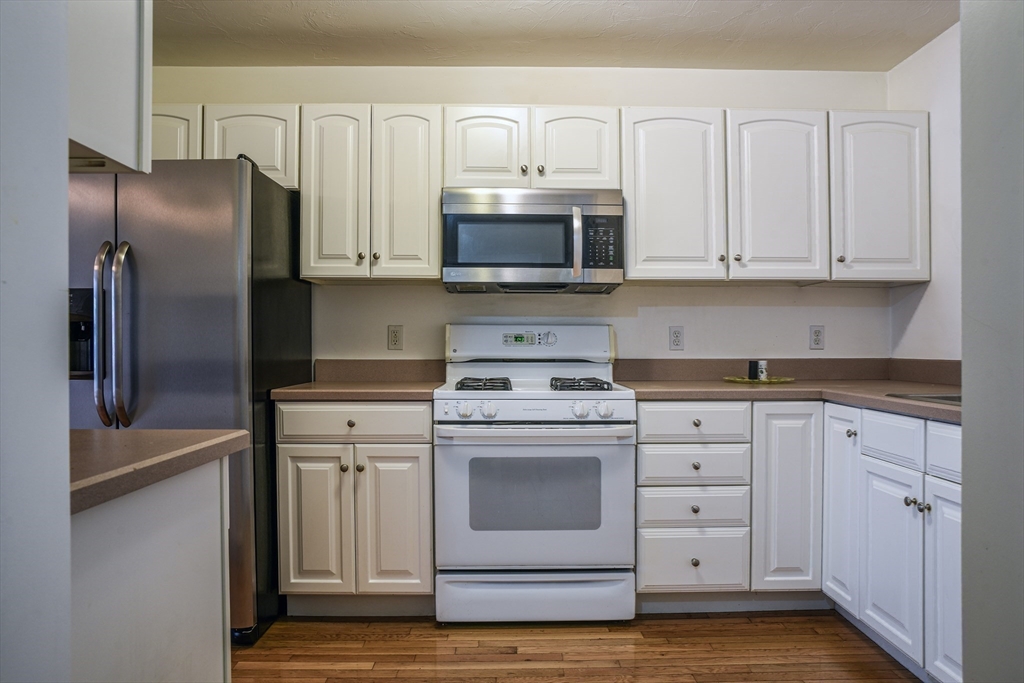 715 Thayer St # 715