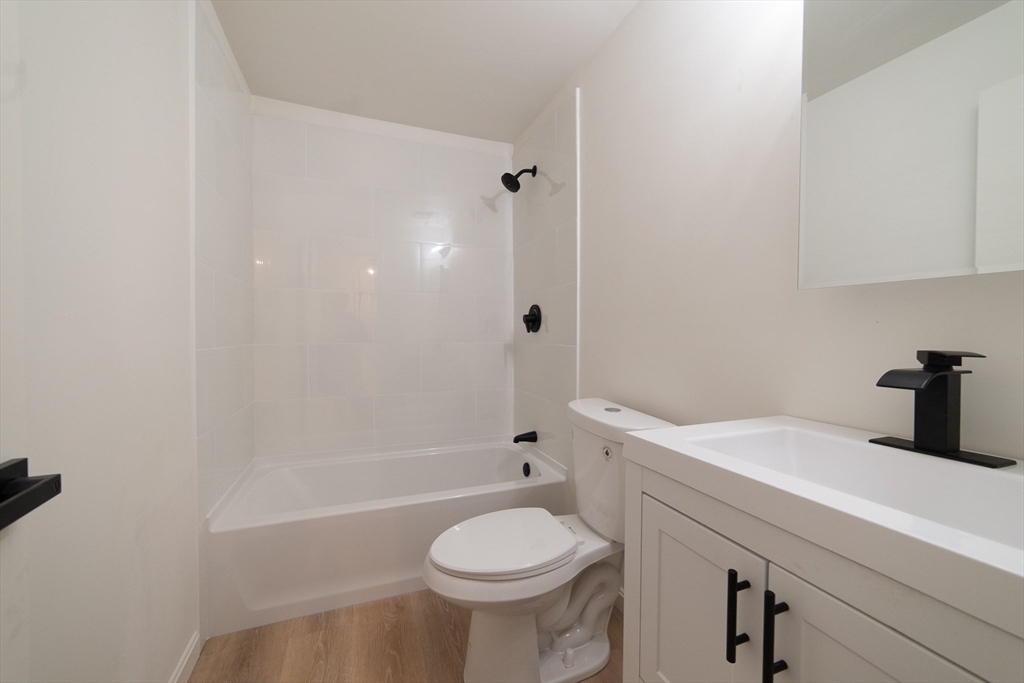 180 Main St # 2110