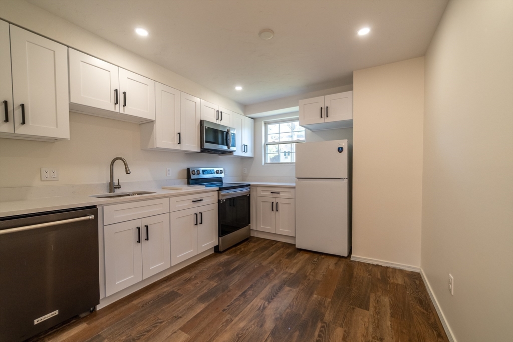 180 Main St # 2110