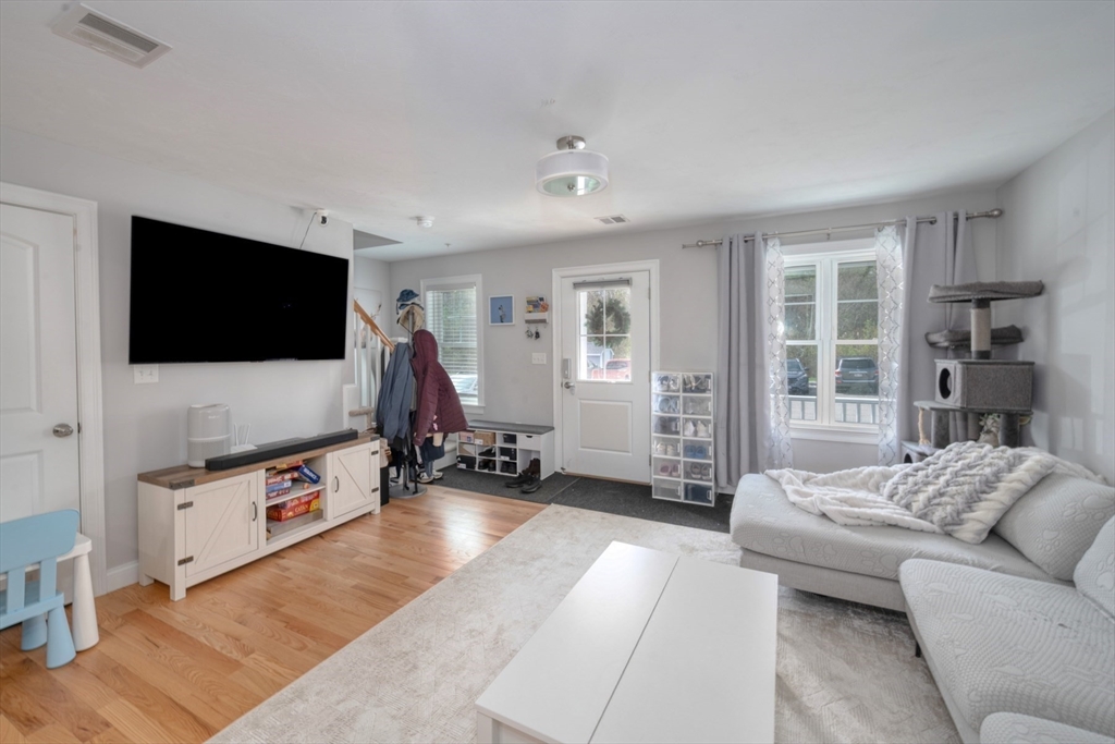 55 Plymouth St # G27