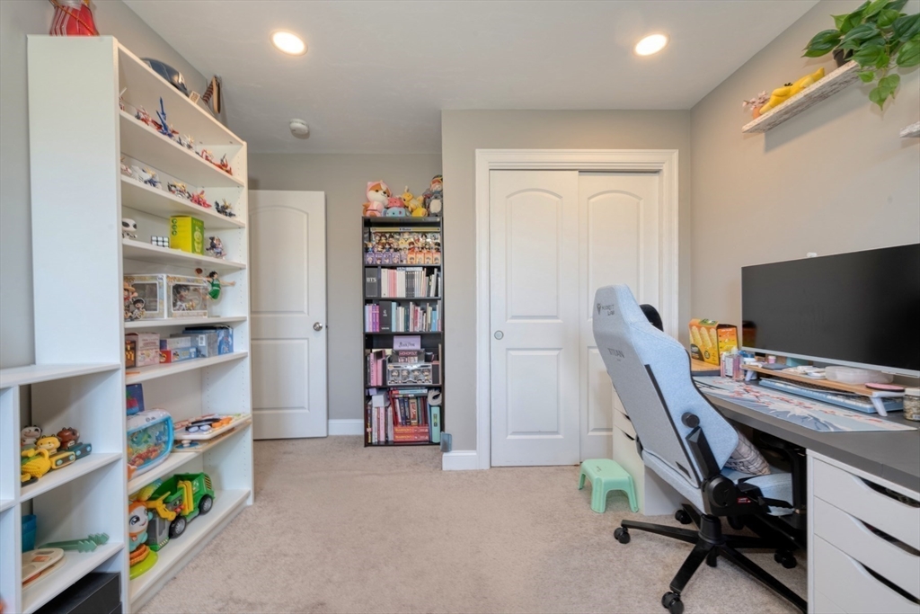 55 Plymouth St # G27