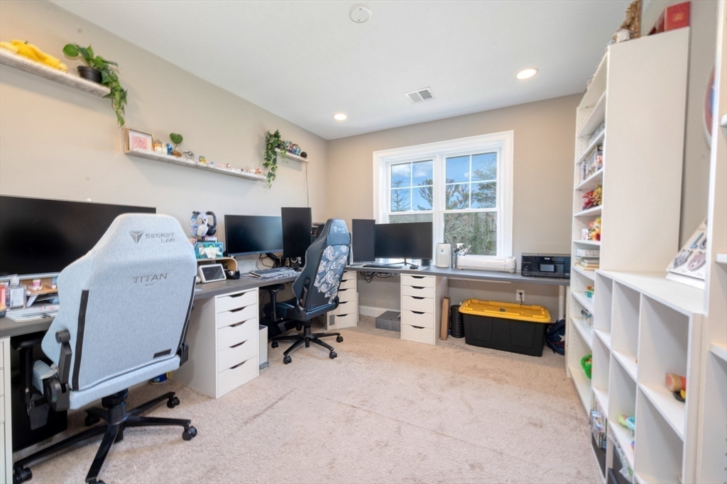 55 Plymouth St # G27