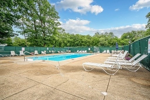 55 Greentree Ln # 44