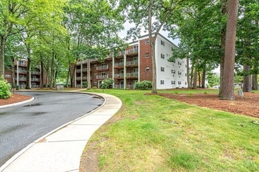 55 Greentree Ln # 44
