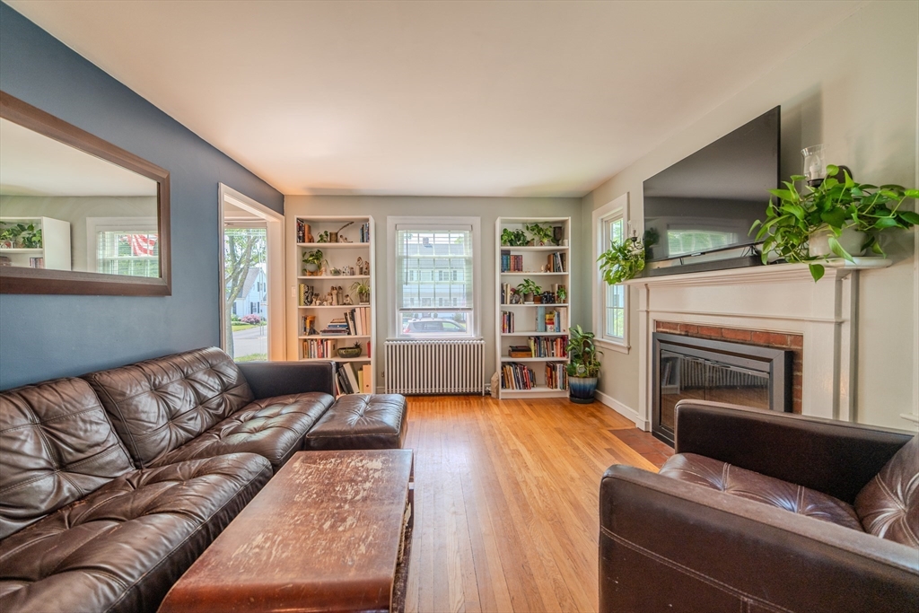 64 Browning St