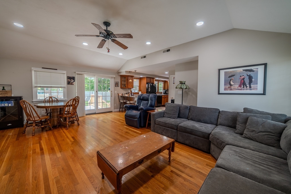 54 Stearns Dr