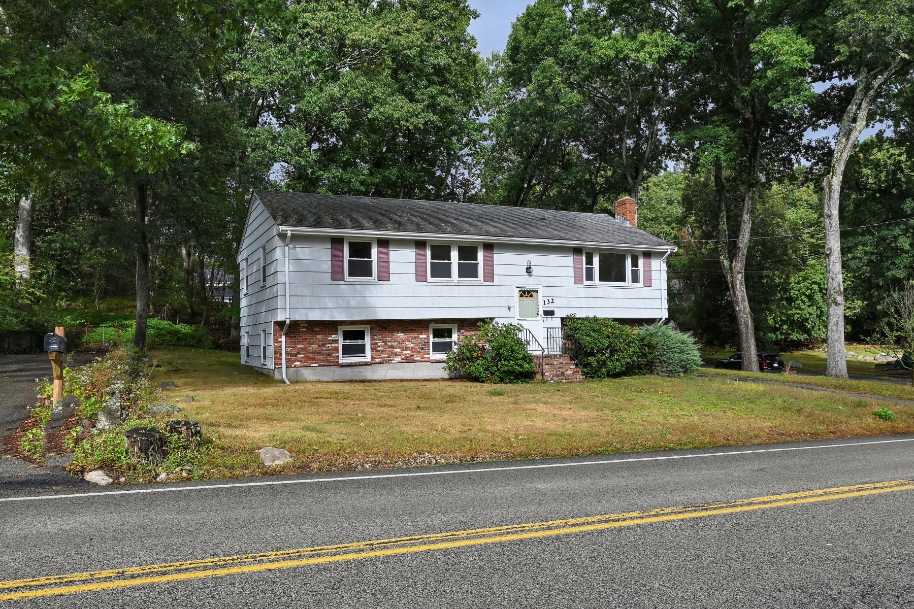 132 Forest St