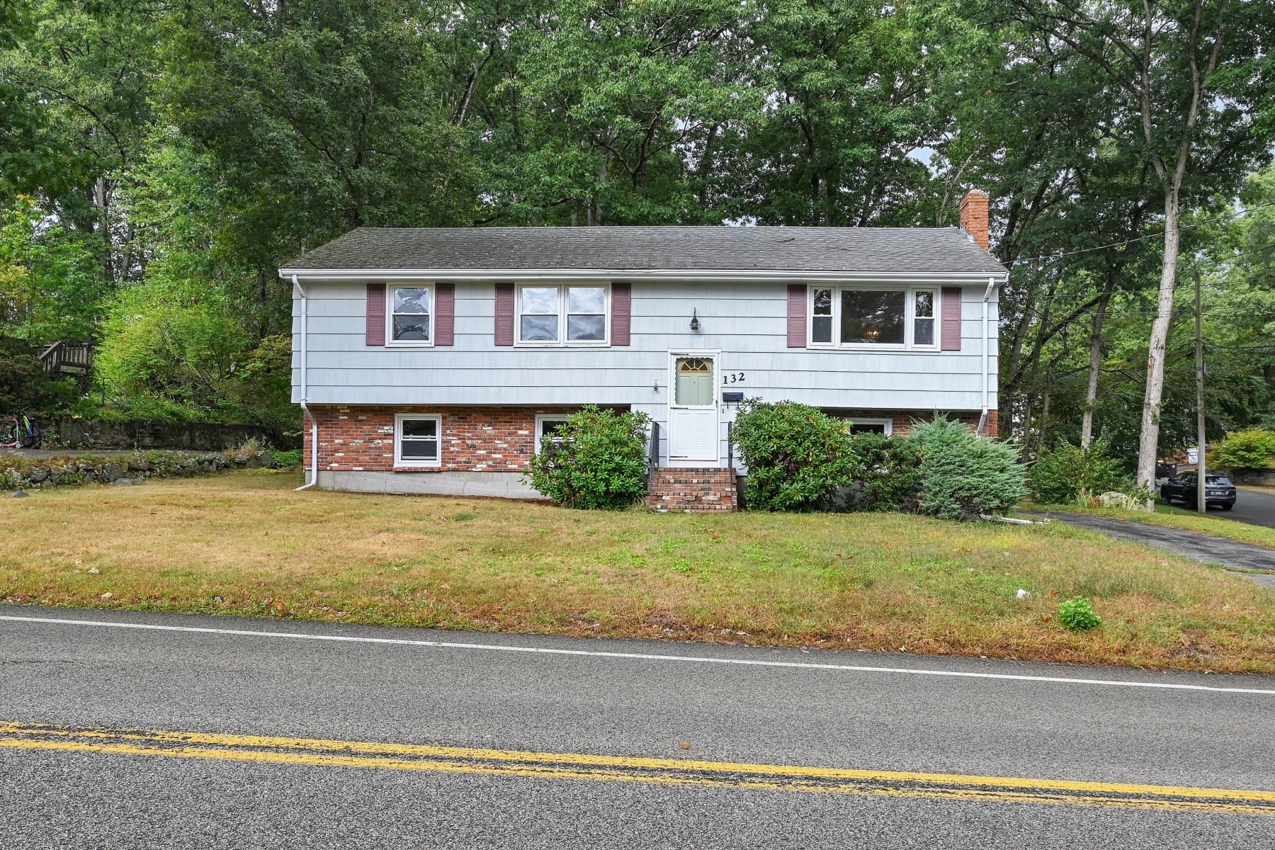 132 Forest St