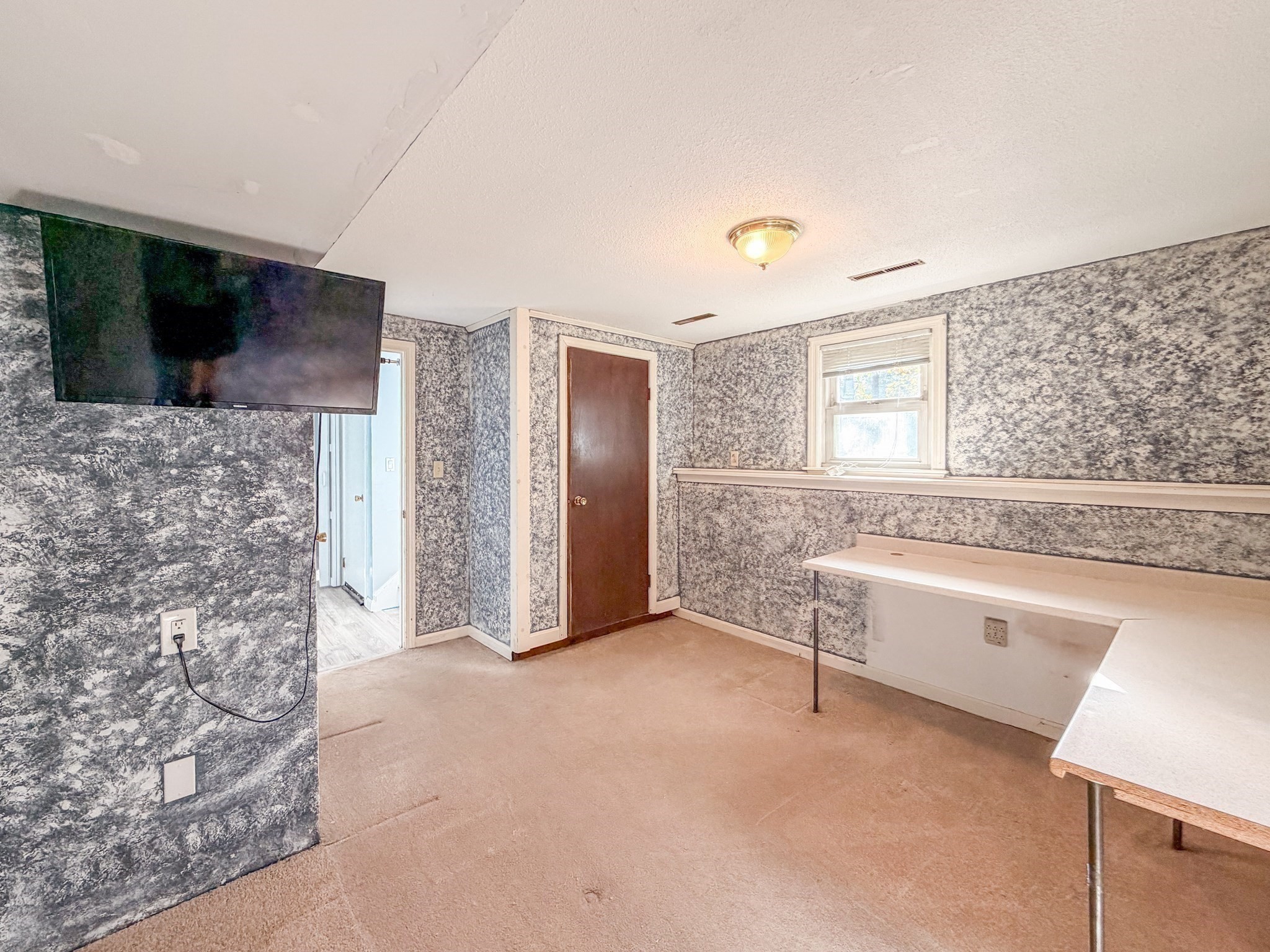 64 Hillside Dr